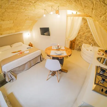 Apartament Le Antiche Dimore Di Dea Miggiano